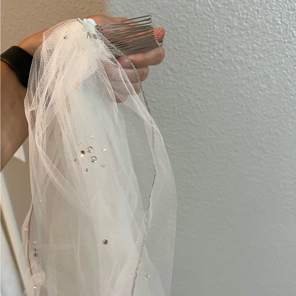 Mid Length Veil - Picture 5 of 9
